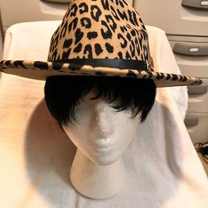 Women’s Leopard Print Wide Brim Hat